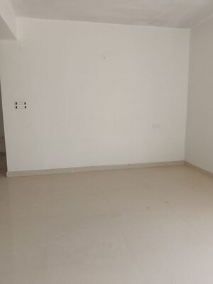 Room in 3 BHK Apartment at Kokapet – for Sale
