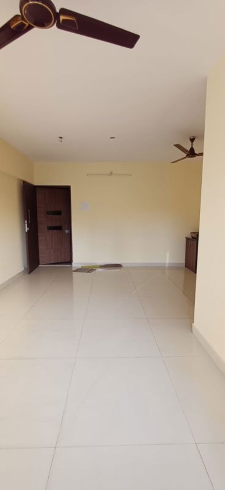 Room, naupada 2 Bedroom 690 Sq.Ft. Apartment In Naupada Thane 9949991