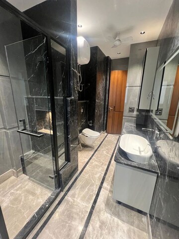 Master Bedroom in 3 BHK Builder Floor at Safdarjung Enclave – for Rent