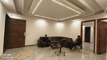 Gym in 3 BHK Builder Floor at Vasant Kunj – for Rent