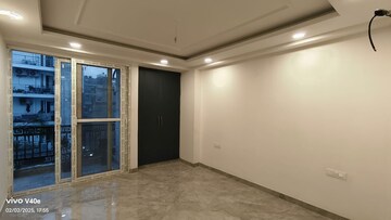 Room in 3 BHK Builder Floor at Vasant Kunj – for Rent