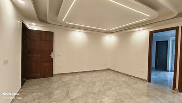 Room in 3 BHK Builder Floor at Vasant Kunj – for Rent