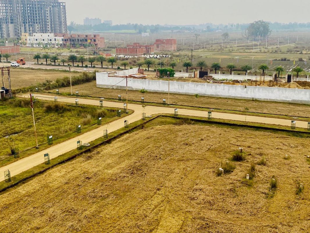Plot For Sale in Sector 84