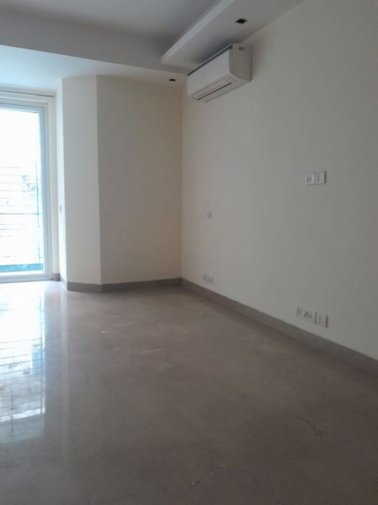 Room, chittaranjan park 3 Bedroom 233 Sq.Yd. Builder Floor In Chittaranjan Park Delhi 9950162