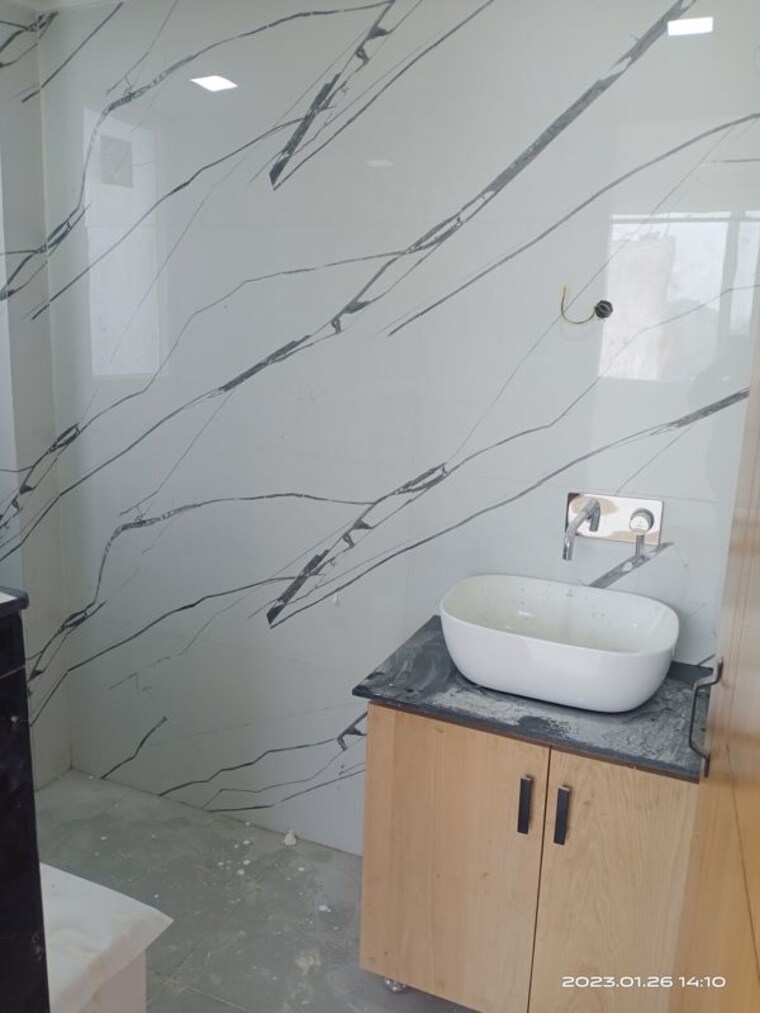 Bathroom, vasant kunj 3 Bedroom 1350 Sq.Ft. Builder Floor In Vasant Kunj Delhi 9950178