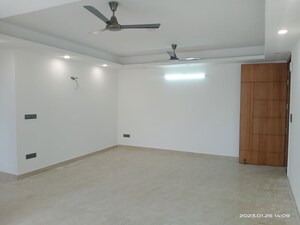 Room in 3 BHK Builder Floor at Vasant Kunj – for Rent
