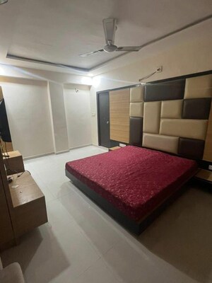 Bedroom in 4 BHK Apartment at Goyal Intercity, Memnagar – for Rent