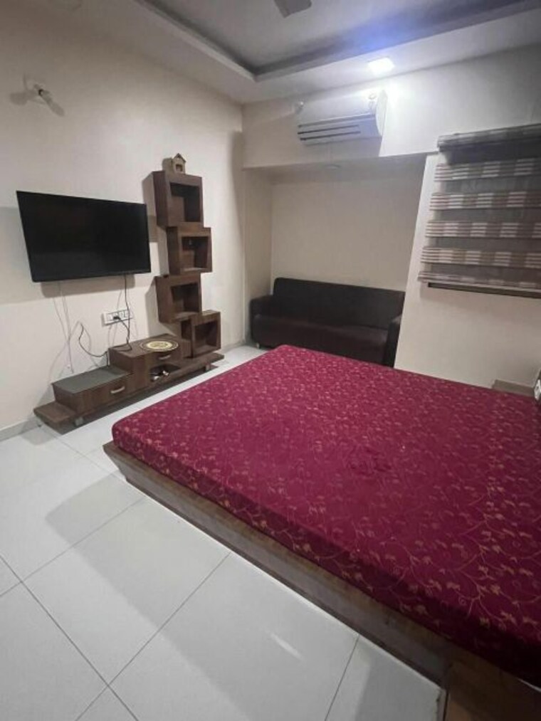 Bedroom, goyal-intercity 4 Bedroom 2500 Sq.Ft. Apartment In Memnagar Ahmedabad 9950183