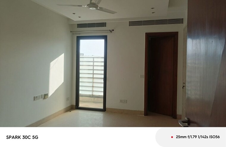 Room, anand niketan 4 Bedroom 400 Sq.Yd. Builder Floor In Anand Niketan Delhi 9950241