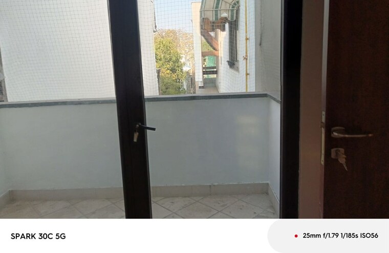 Room, anand niketan 4 Bedroom 400 Sq.Yd. Builder Floor In Anand Niketan Delhi 9950241