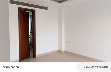 Room in 4 BHK Builder Floor at Anand Niketan – for Rent