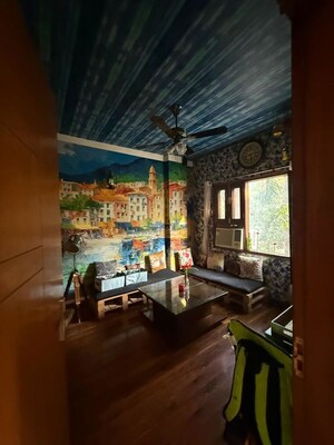 Bedroom in 3 BHK Builder Floor at Chittaranjan Park – for Rent