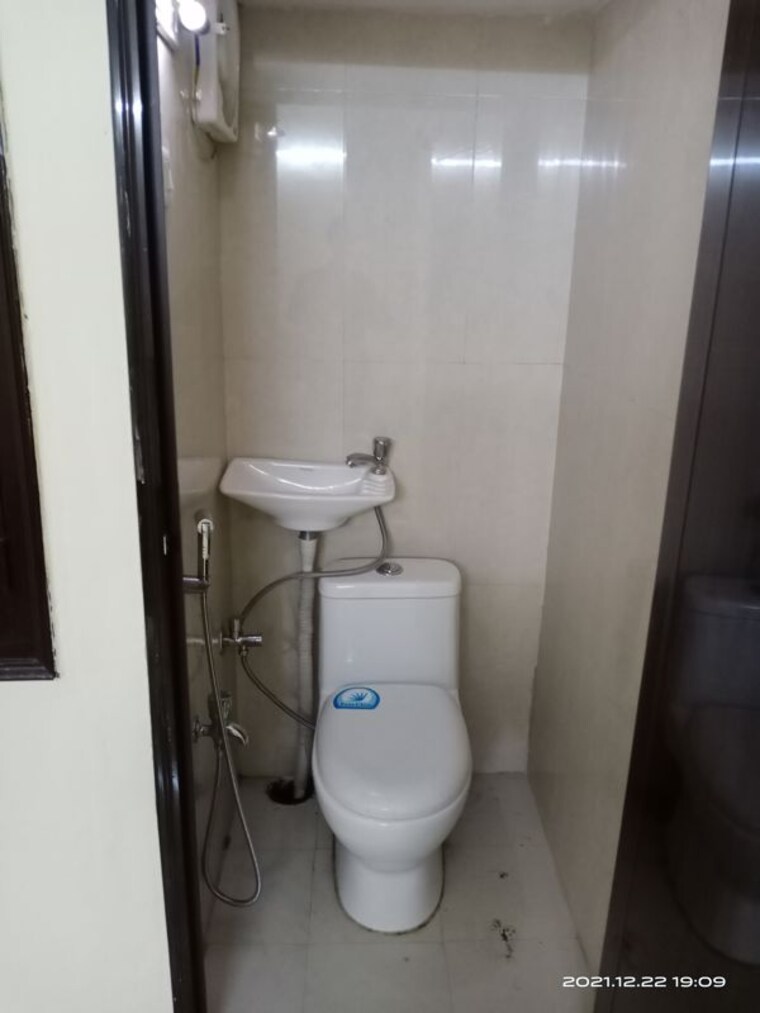 Bathroom, vasant kunj 2 Bedroom 900 Sq.Ft. Builder Floor In Vasant Kunj Delhi 9950254
