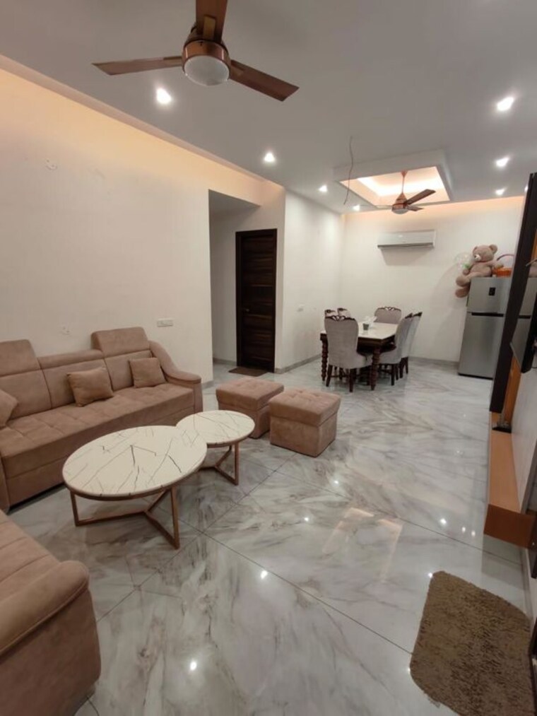 Master Bedroom, urban-the-zirk 3 Bedroom 1750 Sq.Ft. Apartment In Nabha Zirakpur 9950284