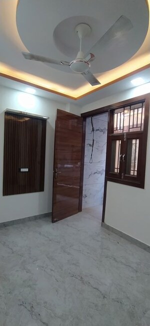 Room in 2 BHK Builder Floor at Vipin Garden – for Sale