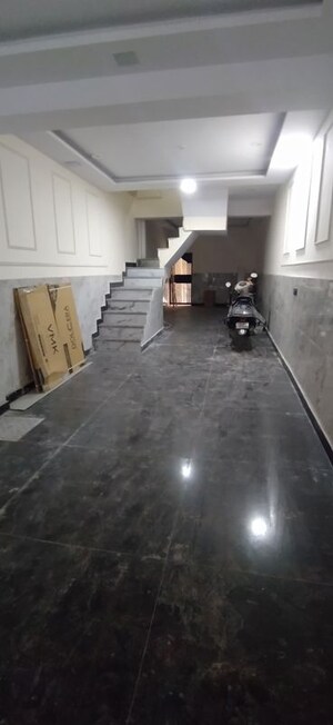 Parking in 2 BHK Builder Floor at Vipin Garden – for Sale