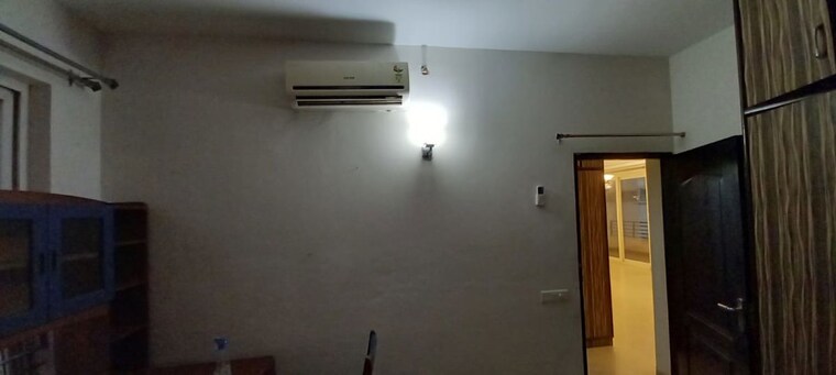 Room, puri-pranayam 3 Bedroom 1693 Sq.Ft. Builder Floor In Sector 82 Faridabad 9950268