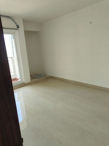 Room in 3 BHK Apartment at Rishita Manhattan, Gomti Nagar – for Rent