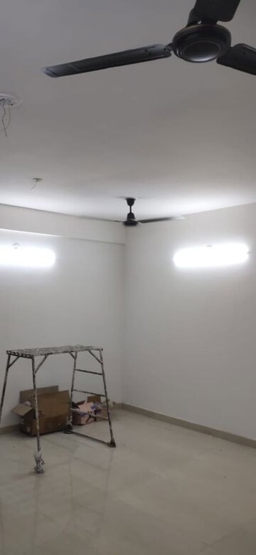 Room in 3 BHK Apartment at Rishita Manhattan, Gomti Nagar – for Rent