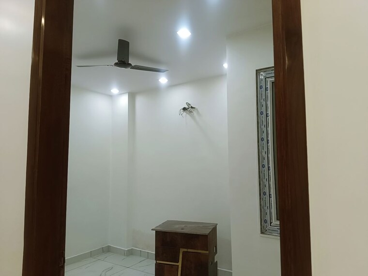 undefined, virender nagar 3 Bedroom 1500 Sq.Ft. Builder Floor In Virender Nagar Delhi 9950391