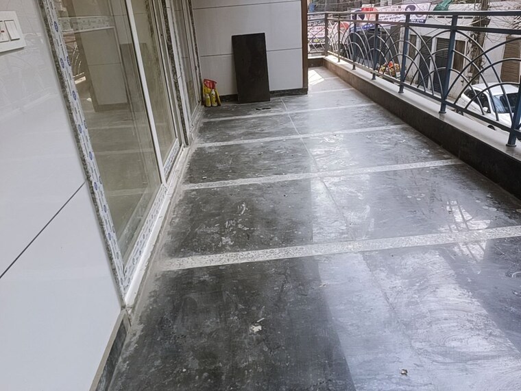 Balcony, virender nagar 3 Bedroom 1500 Sq.Ft. Builder Floor In Virender Nagar Delhi 9950391