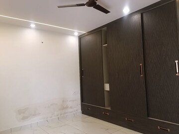 Room in 3 BHK Builder Floor at Virender Nagar – for Sale