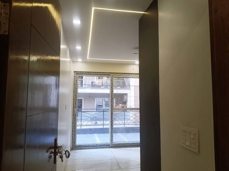 Room, virender nagar 3 Bedroom 1500 Sq.Ft. Builder Floor In Virender Nagar Delhi 9950391