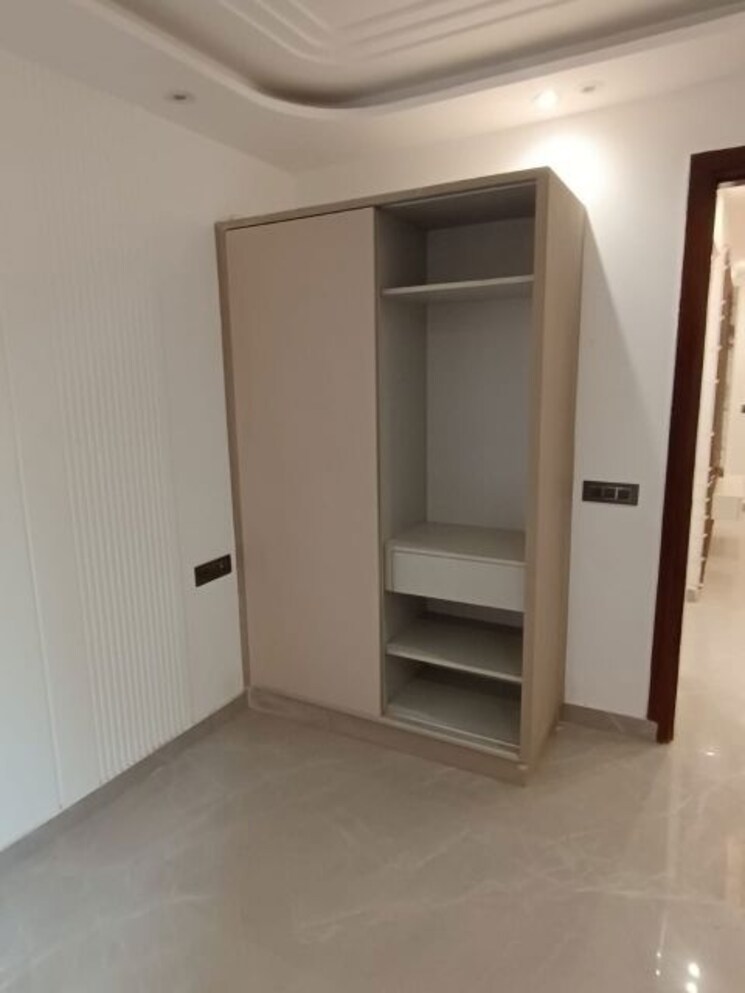 Room, mahavir enclave 1 3 Bedroom 1000 Sq.Ft. Apartment In Mahavir Enclave 1 Delhi 9950451