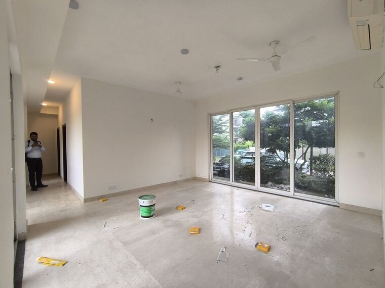 Room, bptp-amstoria 4 Bedroom 4500 Sq.Ft. Builder Floor In Sector 102 Gurgaon 9950564