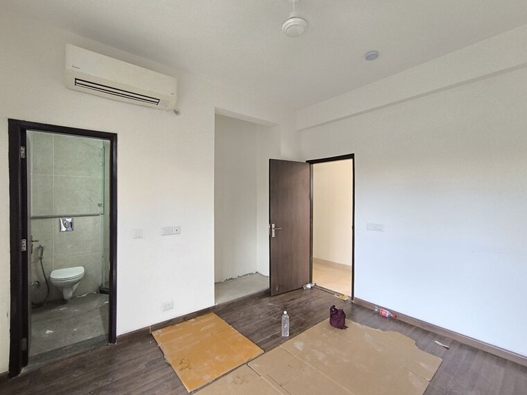 Room, bptp-amstoria 4 Bedroom 4500 Sq.Ft. Builder Floor In Sector 102 Gurgaon 9950564