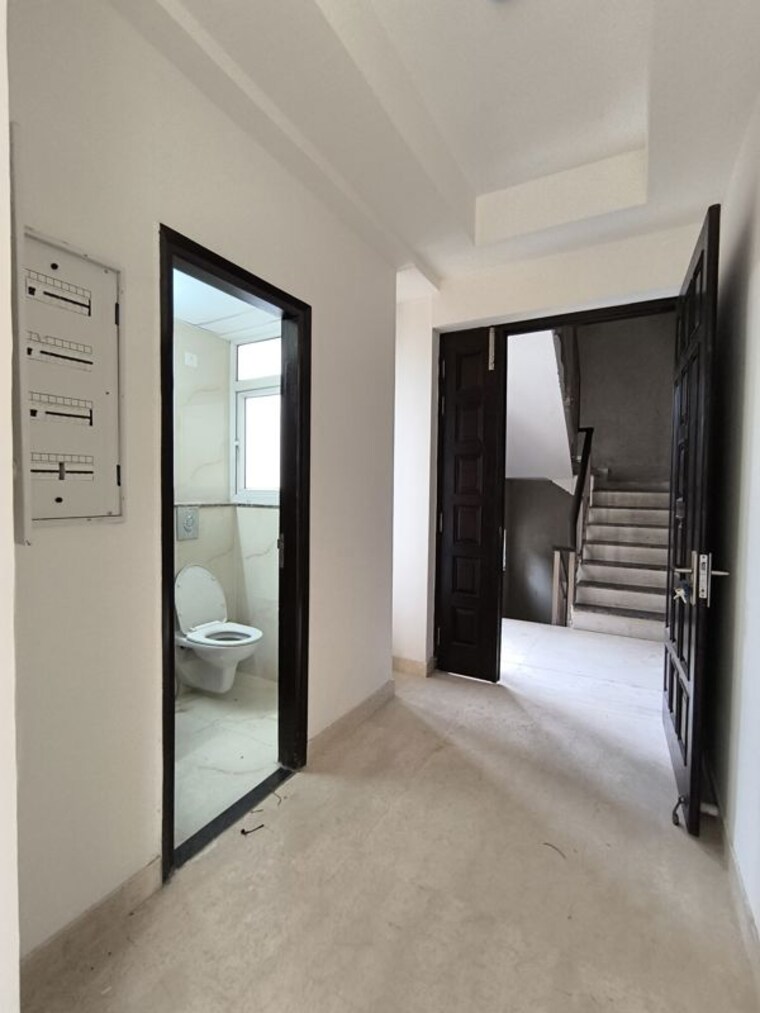 Room, bptp-amstoria 4 Bedroom 4500 Sq.Ft. Builder Floor In Sector 102 Gurgaon 9950564