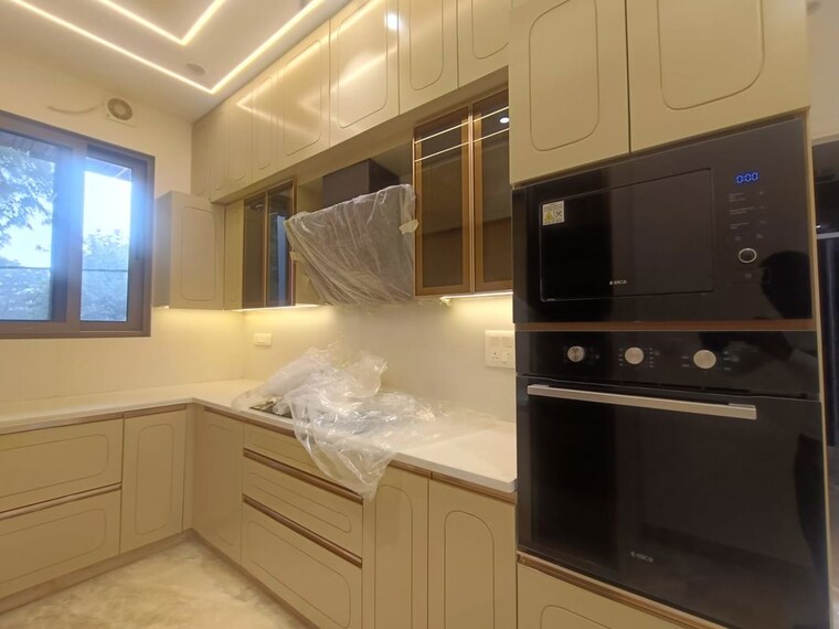 Kitchen, janakpuri 3 Bedroom 1400 Sq.Ft. Builder Floor In Janakpuri Delhi 9950572