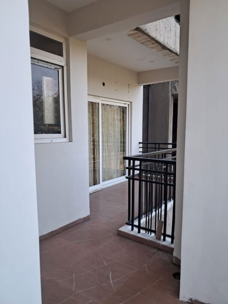Room, hermitage-centralis 3 Bedroom 1450 Sq.Ft. Apartment In Vip Road Zirakpur 9950606