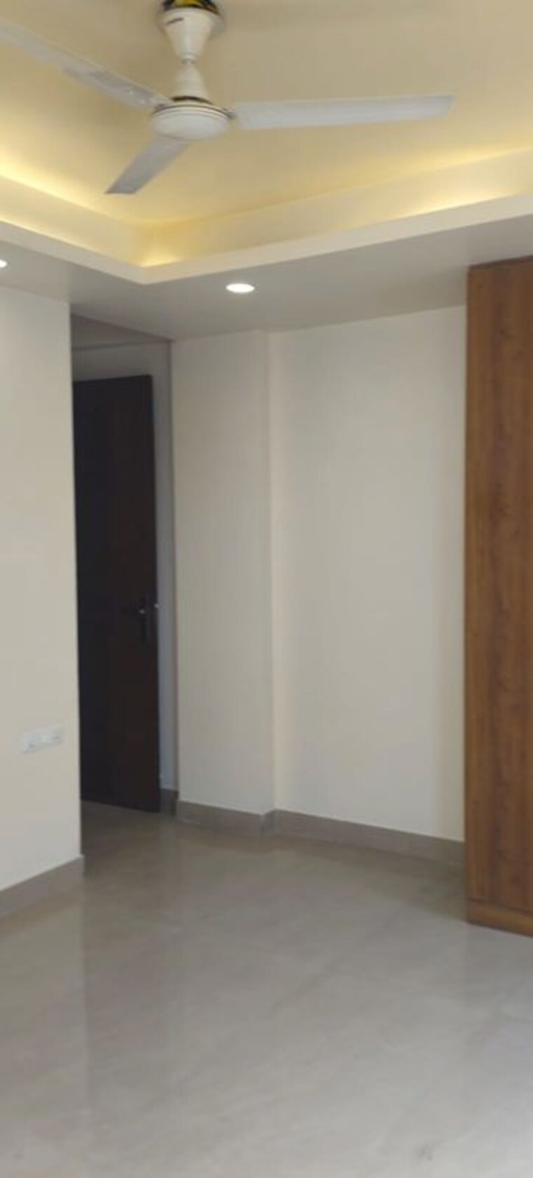 Room, east of kailash 3 Bedroom 125 Sq.Ft. Builder Floor In East Of Kailash Delhi 9950609