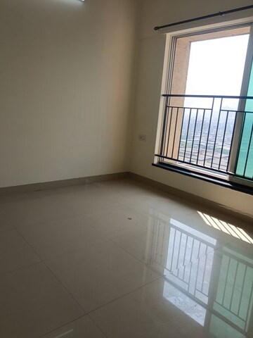 Room in 2 BHK Apartment at Rustomjee Urbania Atelier, Thane West – for Rent