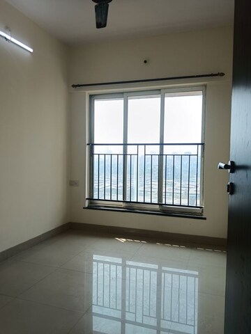 Room in 2 BHK Apartment at Rustomjee Urbania Atelier, Thane West – for Rent