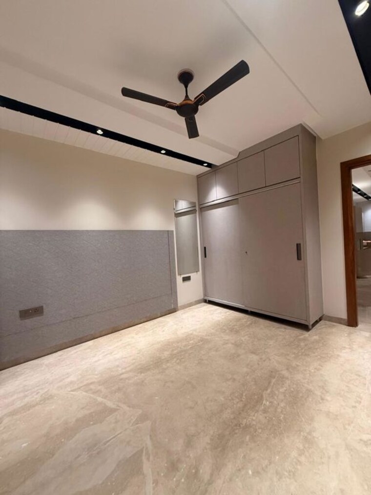 Room, tilak nagar 3 Bedroom 1800 Sq.Ft. Builder Floor In Tilak Nagar Delhi 9950710