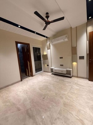 Room in 3 BHK Builder Floor at Tilak Nagar – for Sale