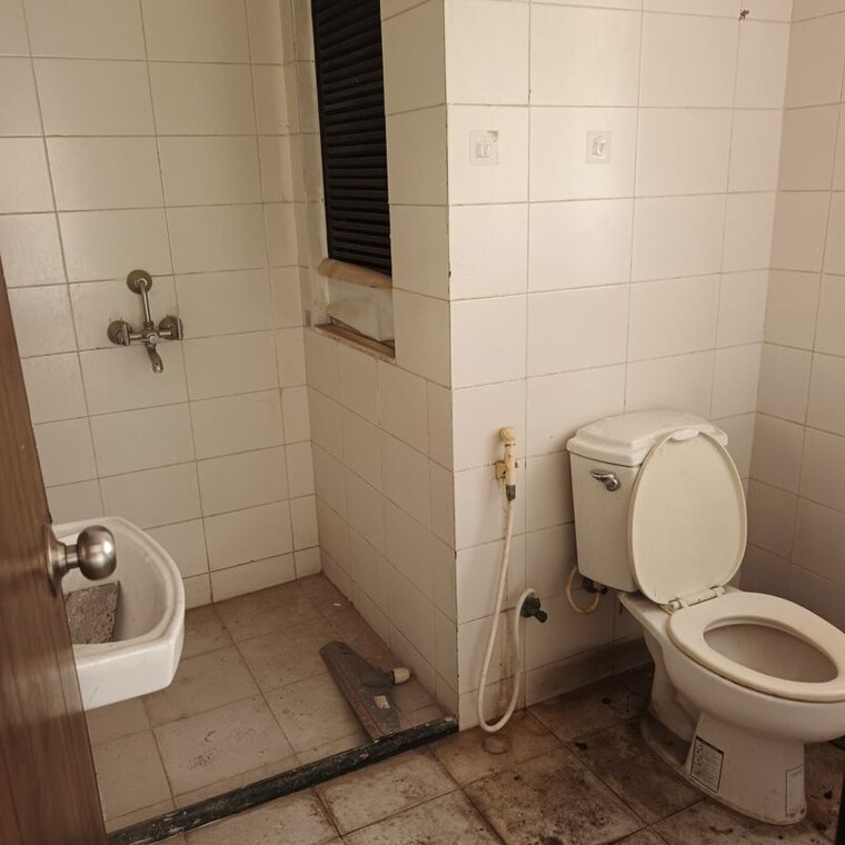 Bathroom, puri-the-pranayam 2 Bedroom 1200 Sq.Ft. Apartment In Sector 82 Faridabad 9950880