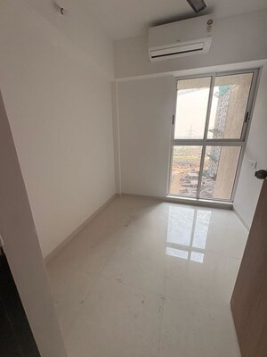 Room in 2.5 BHK Apartment at Lodha Codename Premier, Dombivli East – for Rent