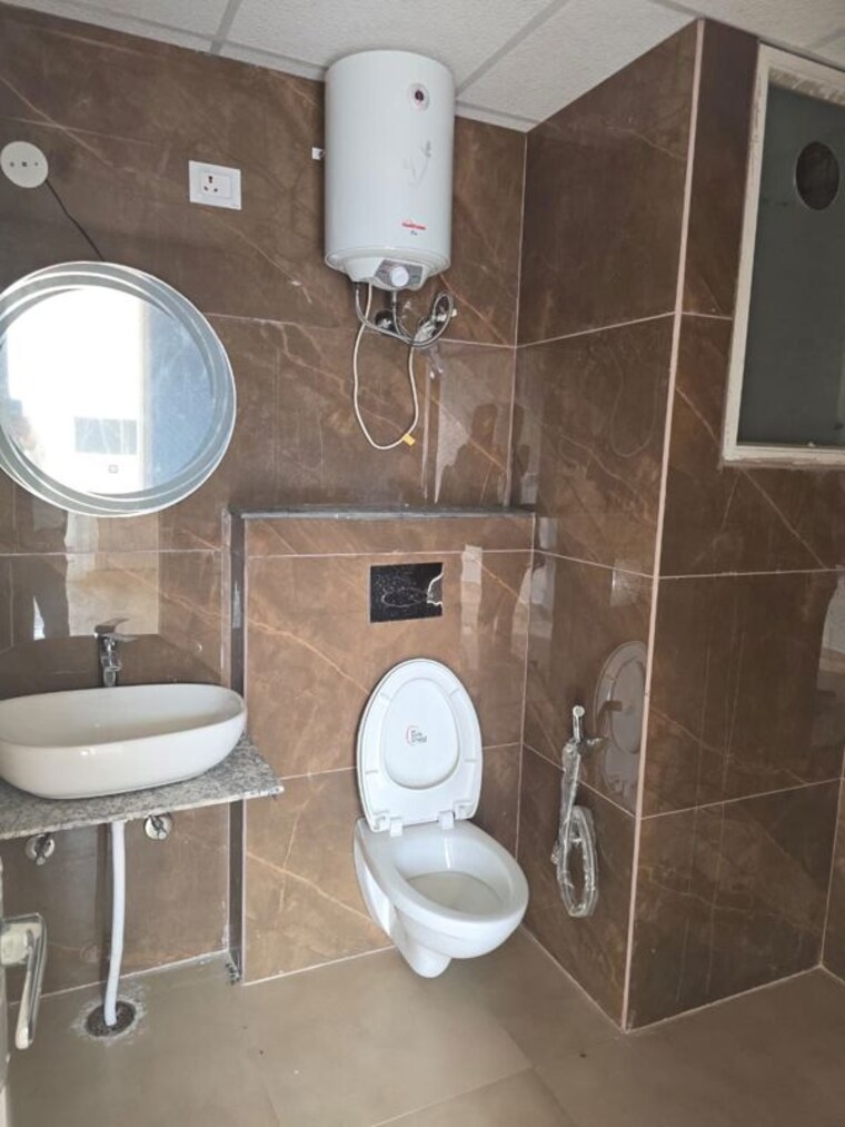 Bathroom, hermitage-centralis 4 Bedroom 3550 Sq.Ft. Apartment In Vip Road Zirakpur 9950897