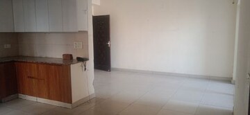 Room in 3 BHK Apartment at Panchsheel Greens II, Sector 16 Greater Noida – for Rent