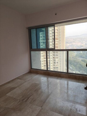 Room in 1 BHK Apartment at Rajesh White City, Kandivali East – for Rent