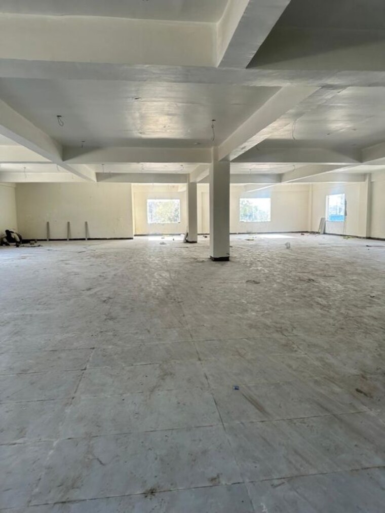  Parking, surajpur site 4 Commercial Showroom 22000 Sq.Ft. In Surajpur Site 4 Greater Noida 9951115