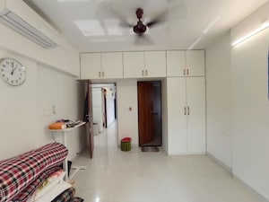 Bedroom in 2.5 BHK Apartment at Majestic Amarjyoti CHS, Chembur – for Rent