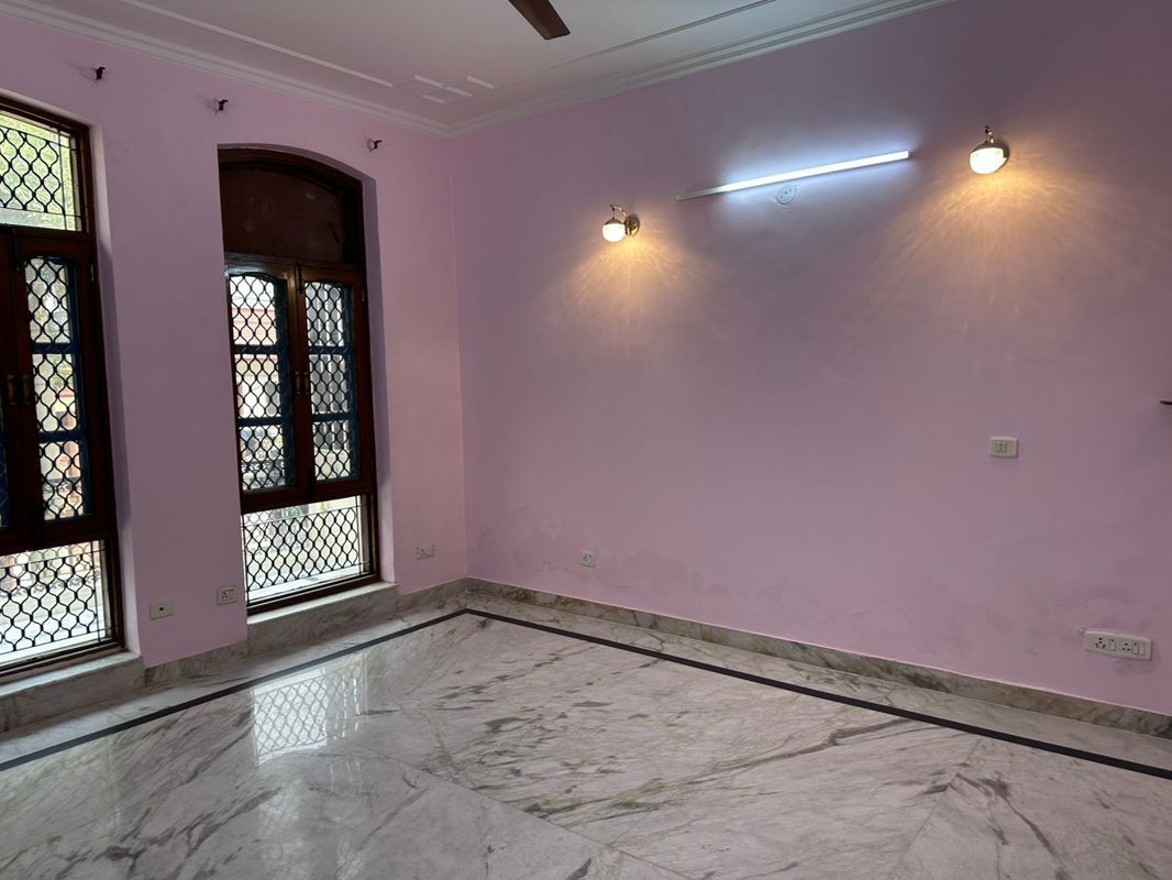 Office Space For Rent in Sector 63