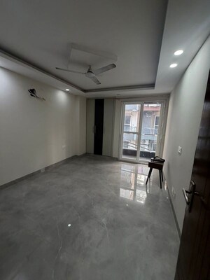 Room in 3 BHK Apartment at Palm Residency Chhatarpur, Chattarpur – for Rent