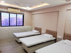 Room in  Pg at Vile Parle West – for Rent