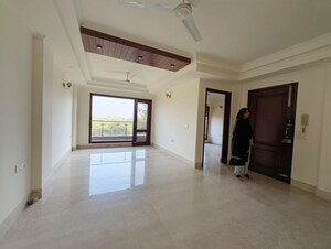 Room in 3 BHK Builder Floor at Nehru Enclave – for Rent