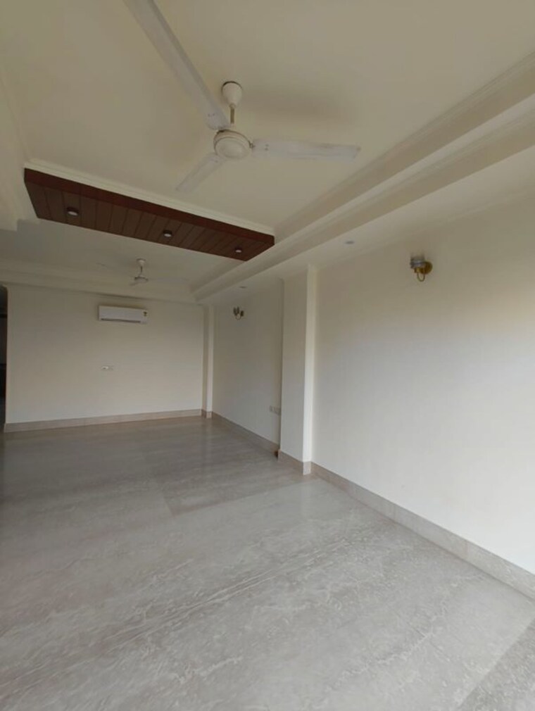 Room, nehru enclave 3 Bedroom 200 Sq.Yd. Builder Floor In Nehru Enclave Delhi 9951327